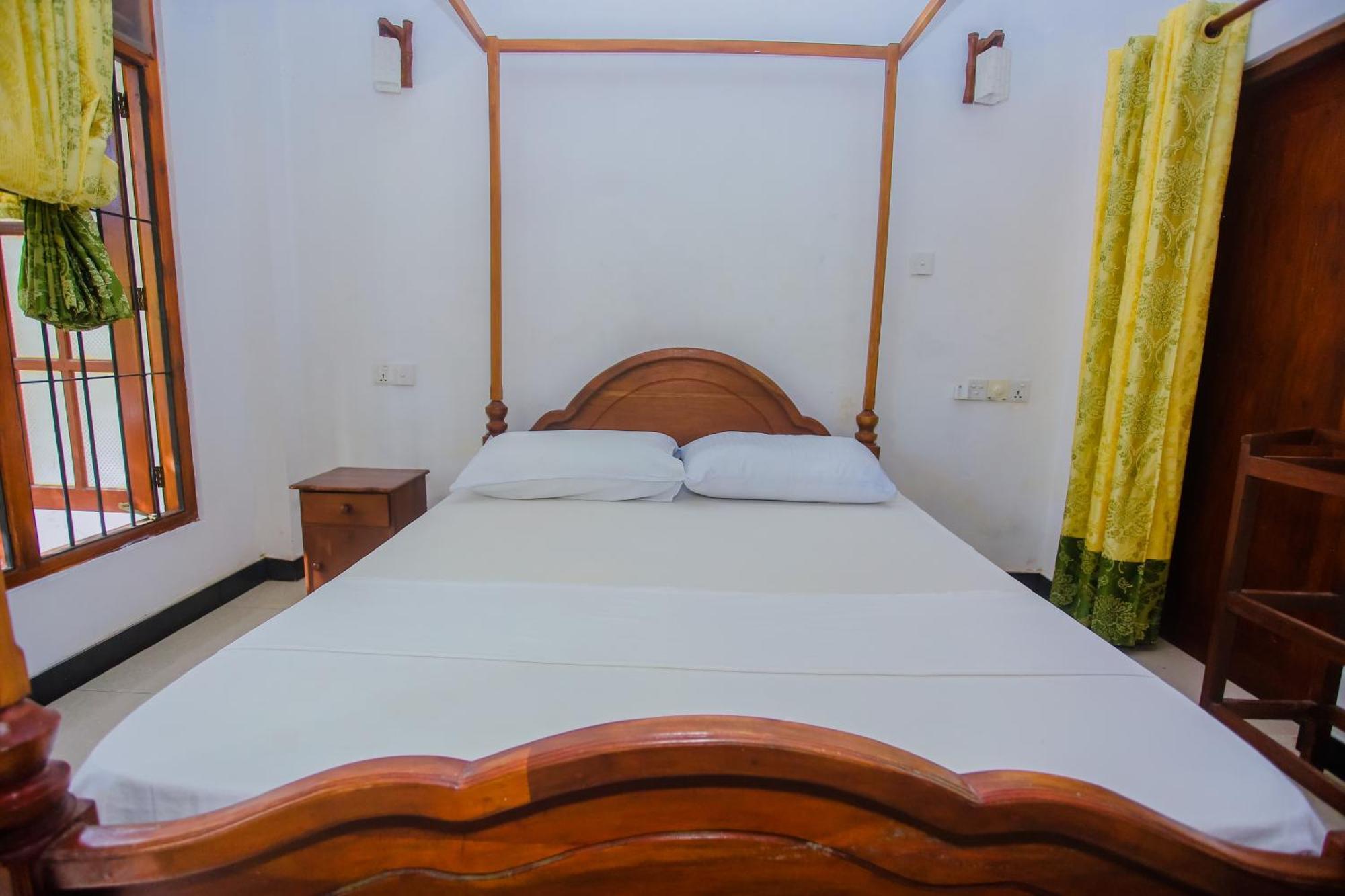 Little Angels Bed & Breakfast Mirissa Ngoại thất bức ảnh