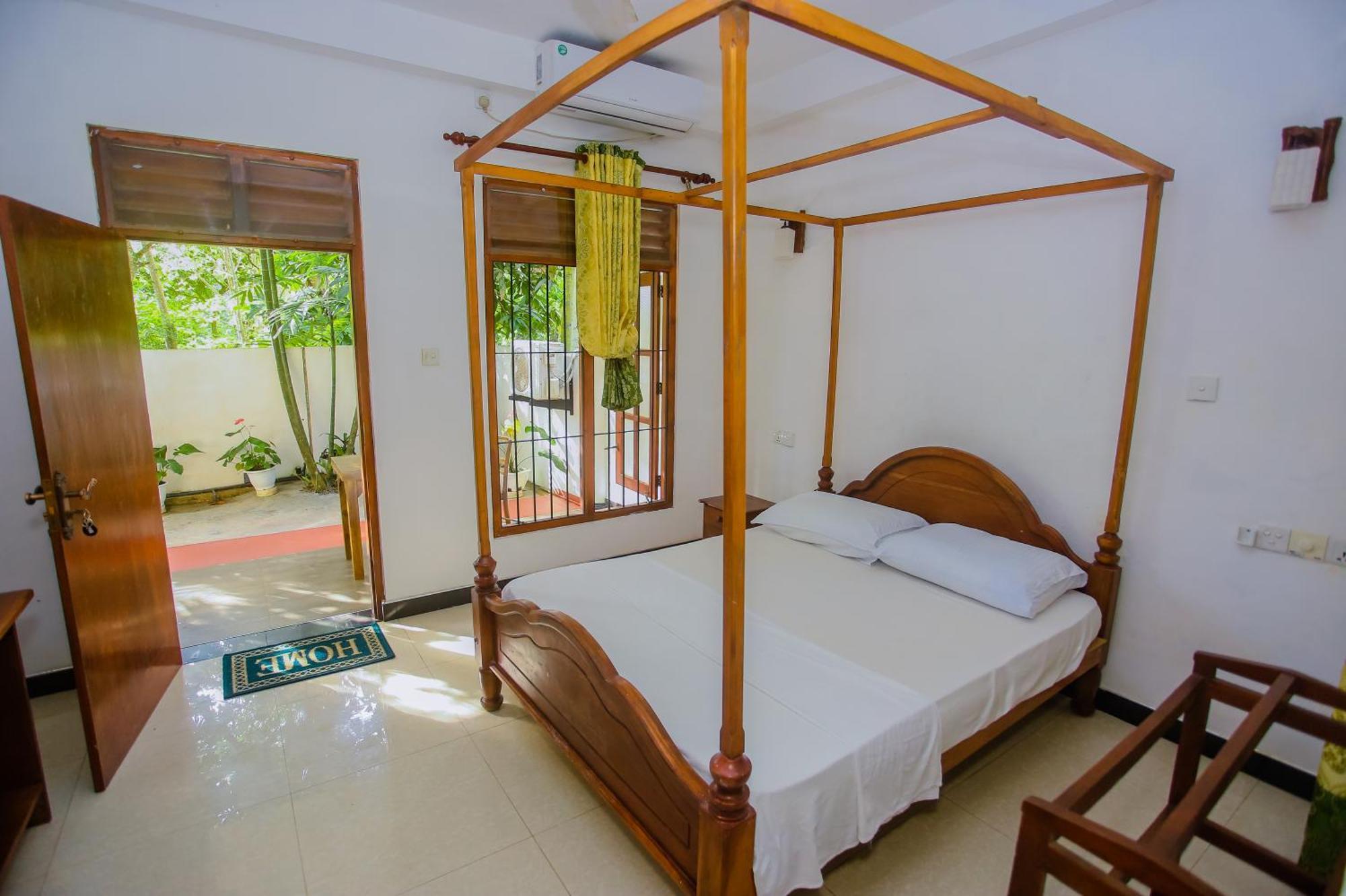 Little Angels Bed & Breakfast Mirissa Ngoại thất bức ảnh