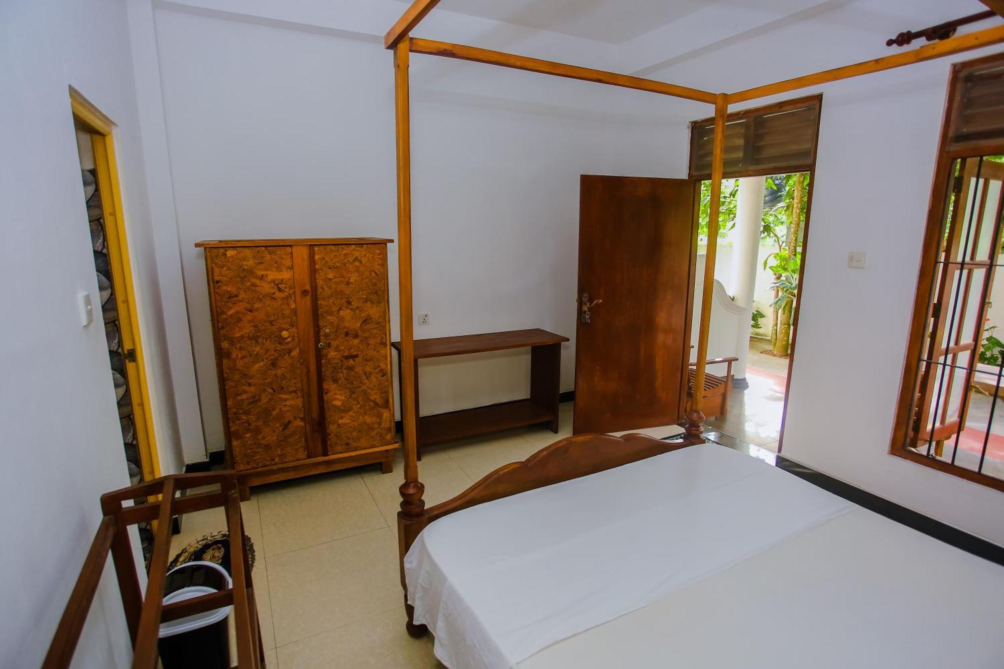 Little Angels Bed & Breakfast Mirissa Ngoại thất bức ảnh