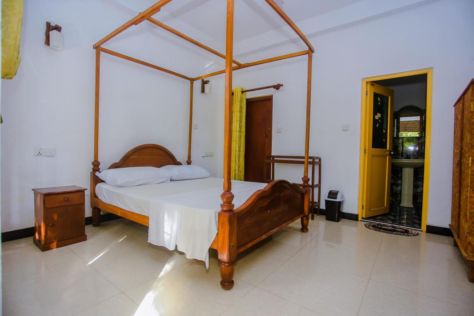 Little Angels Bed & Breakfast Mirissa Ngoại thất bức ảnh