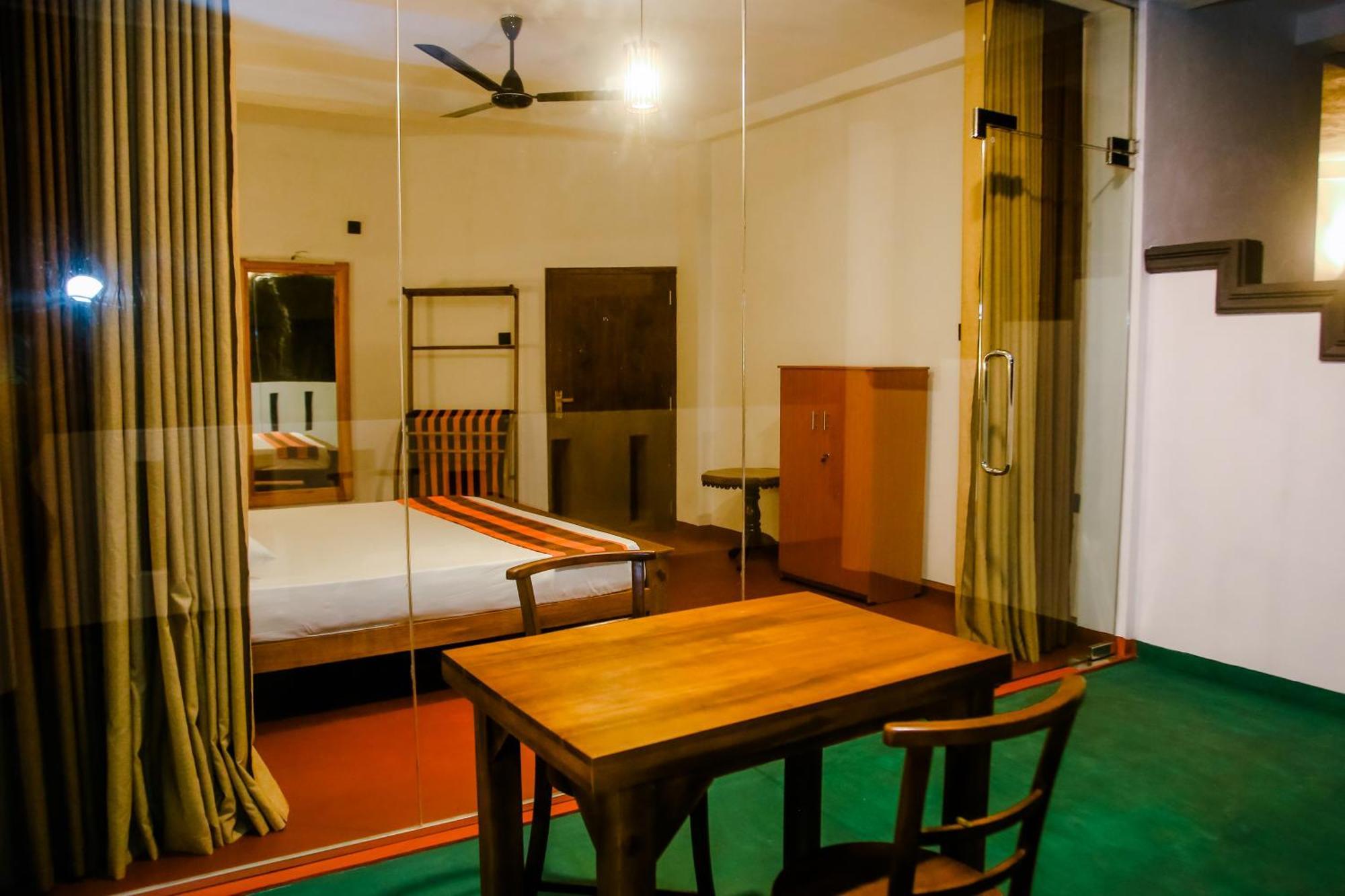 Little Angels Bed & Breakfast Mirissa Ngoại thất bức ảnh