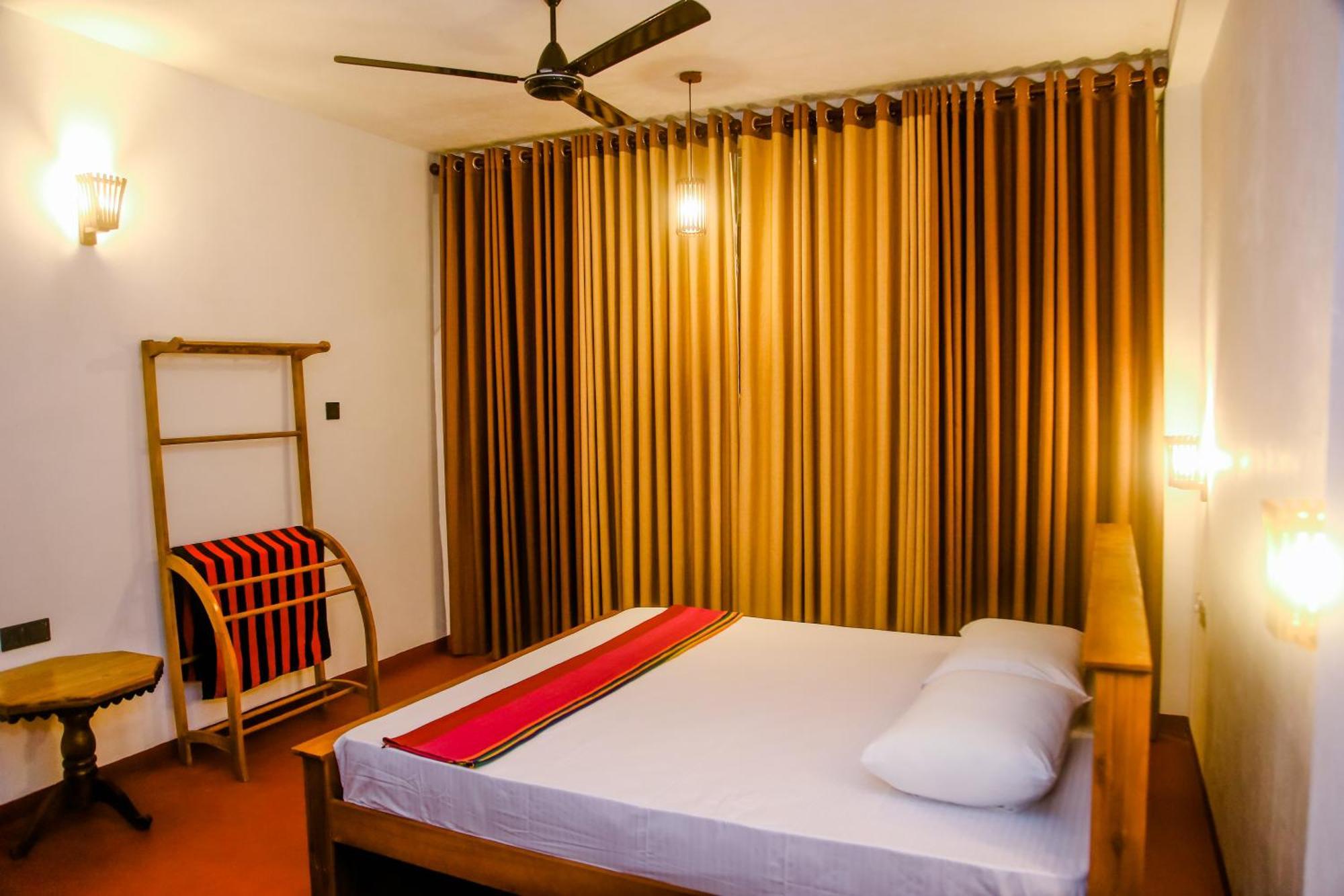 Little Angels Bed & Breakfast Mirissa Ngoại thất bức ảnh