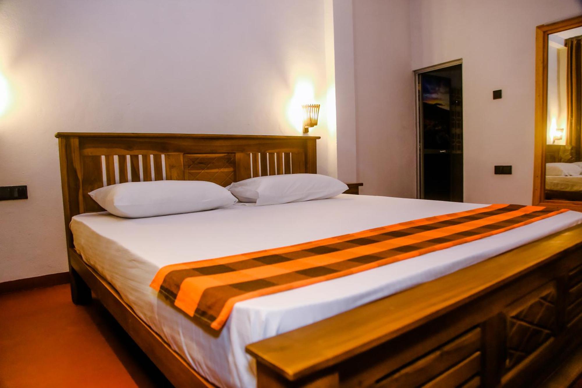 Little Angels Bed & Breakfast Mirissa Ngoại thất bức ảnh
