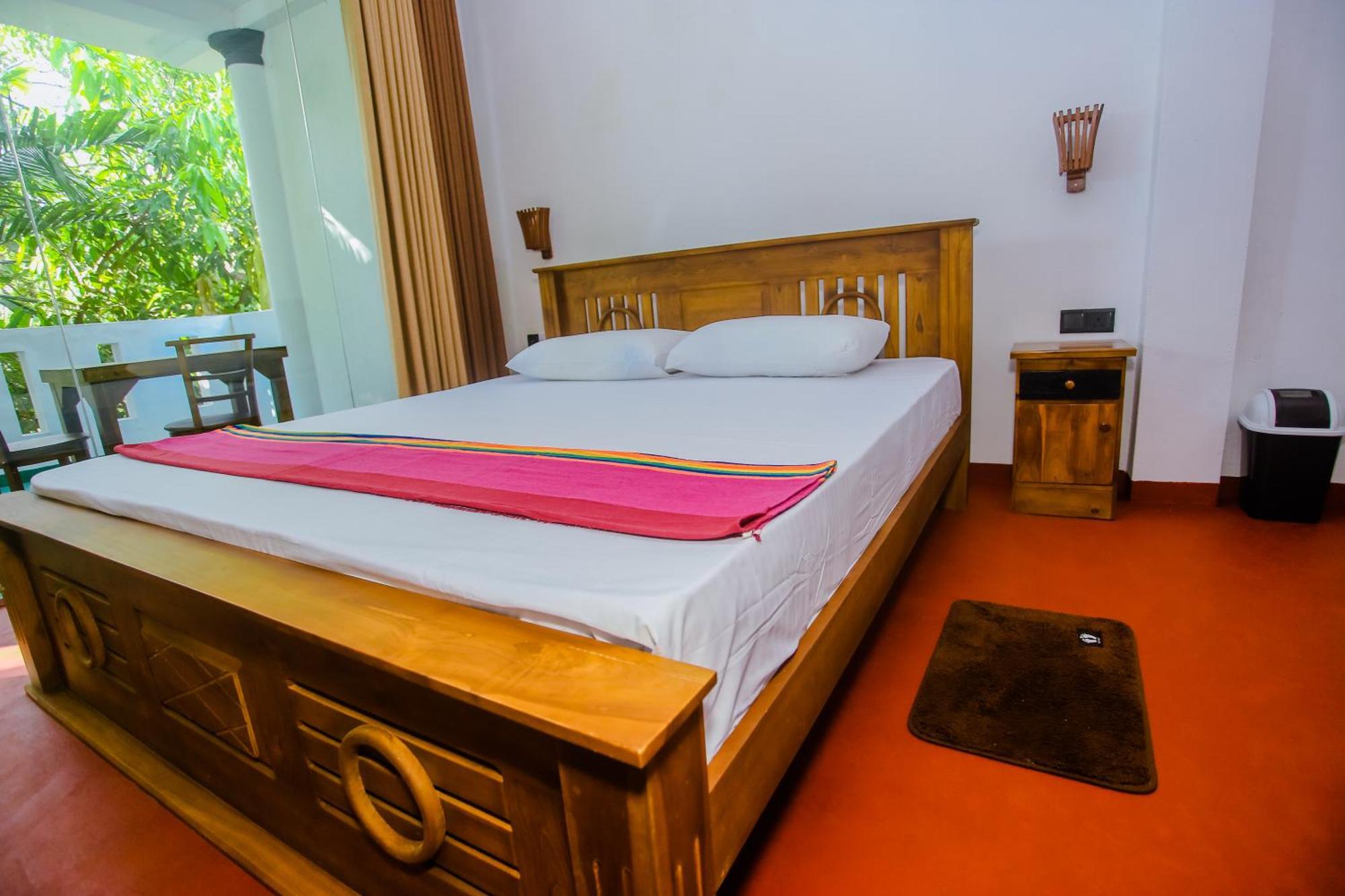 Little Angels Bed & Breakfast Mirissa Ngoại thất bức ảnh