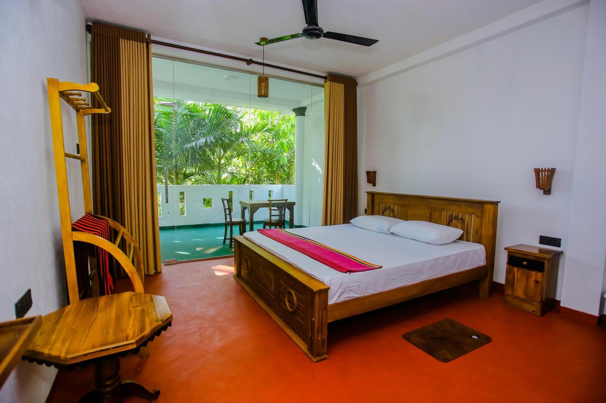 Little Angels Bed & Breakfast Mirissa Ngoại thất bức ảnh